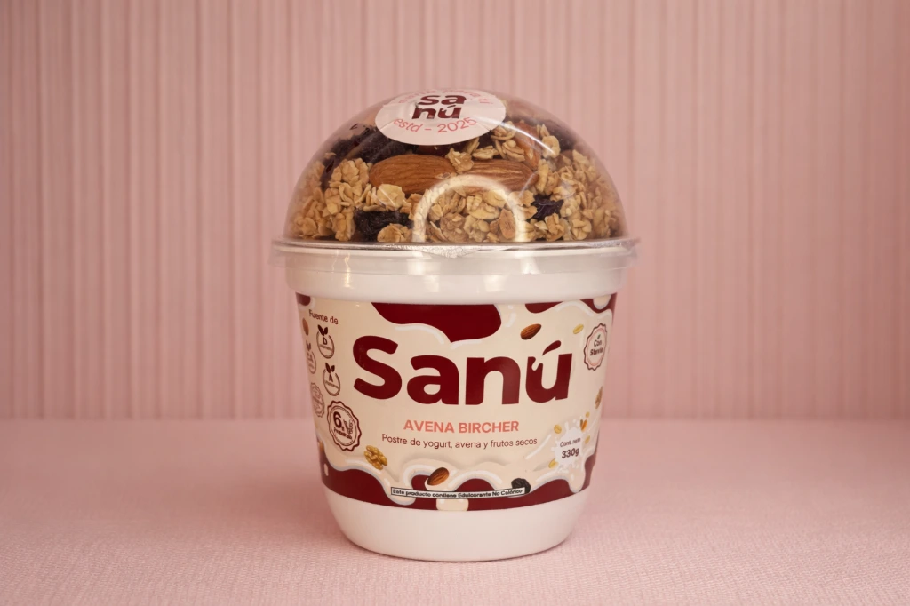 Vaso de Avena Bircher Sanú lista para comer, desayuno saludable y 100% natural.